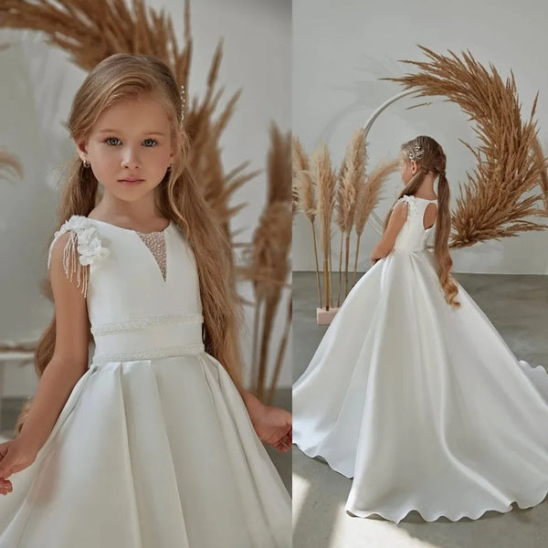 Robe de communion élégante blanche en satin perlé sans manches